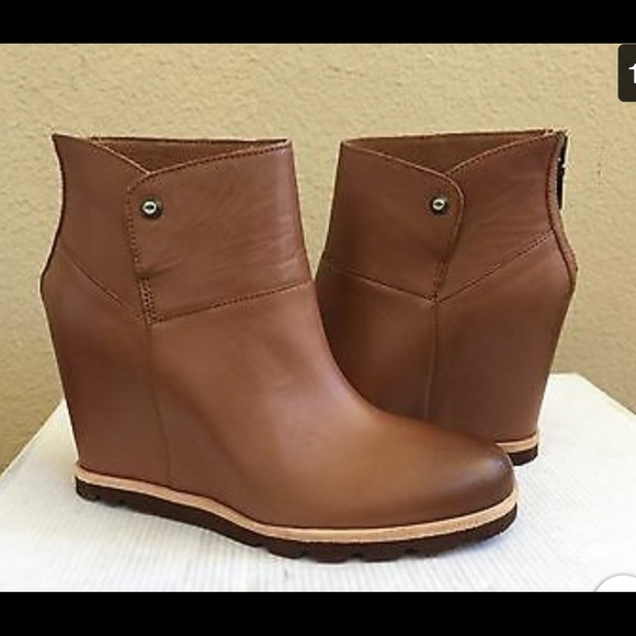 UGG AMAL WEDGE 8.5!!! - Picture 7 of 8